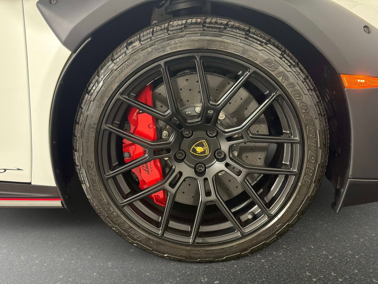 Used 2023 Lamborghini Huracan Sterrato image 24