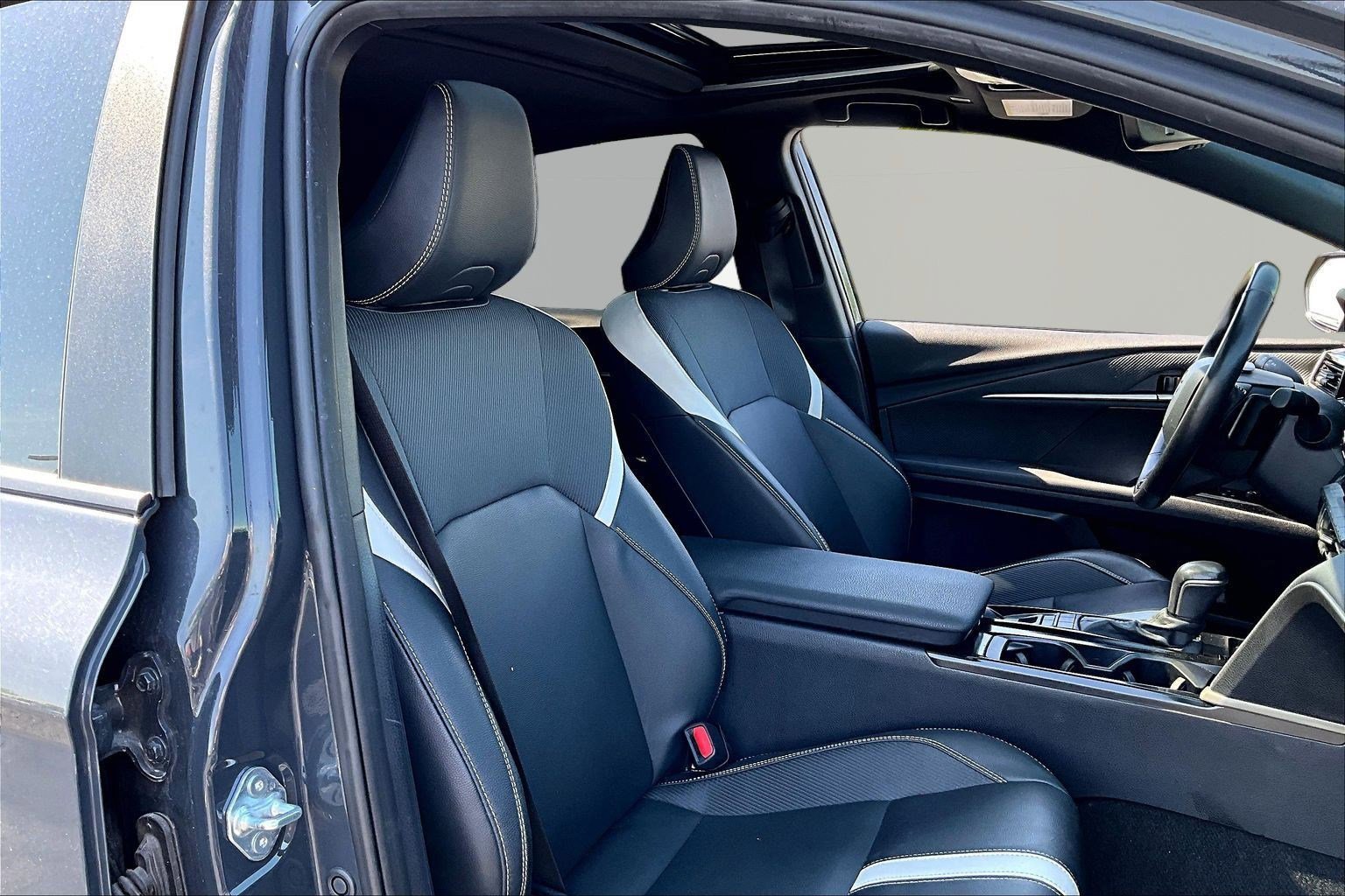 Used 2025 Toyota Camry SE w/ Convenience Package AWD/4WD image 28