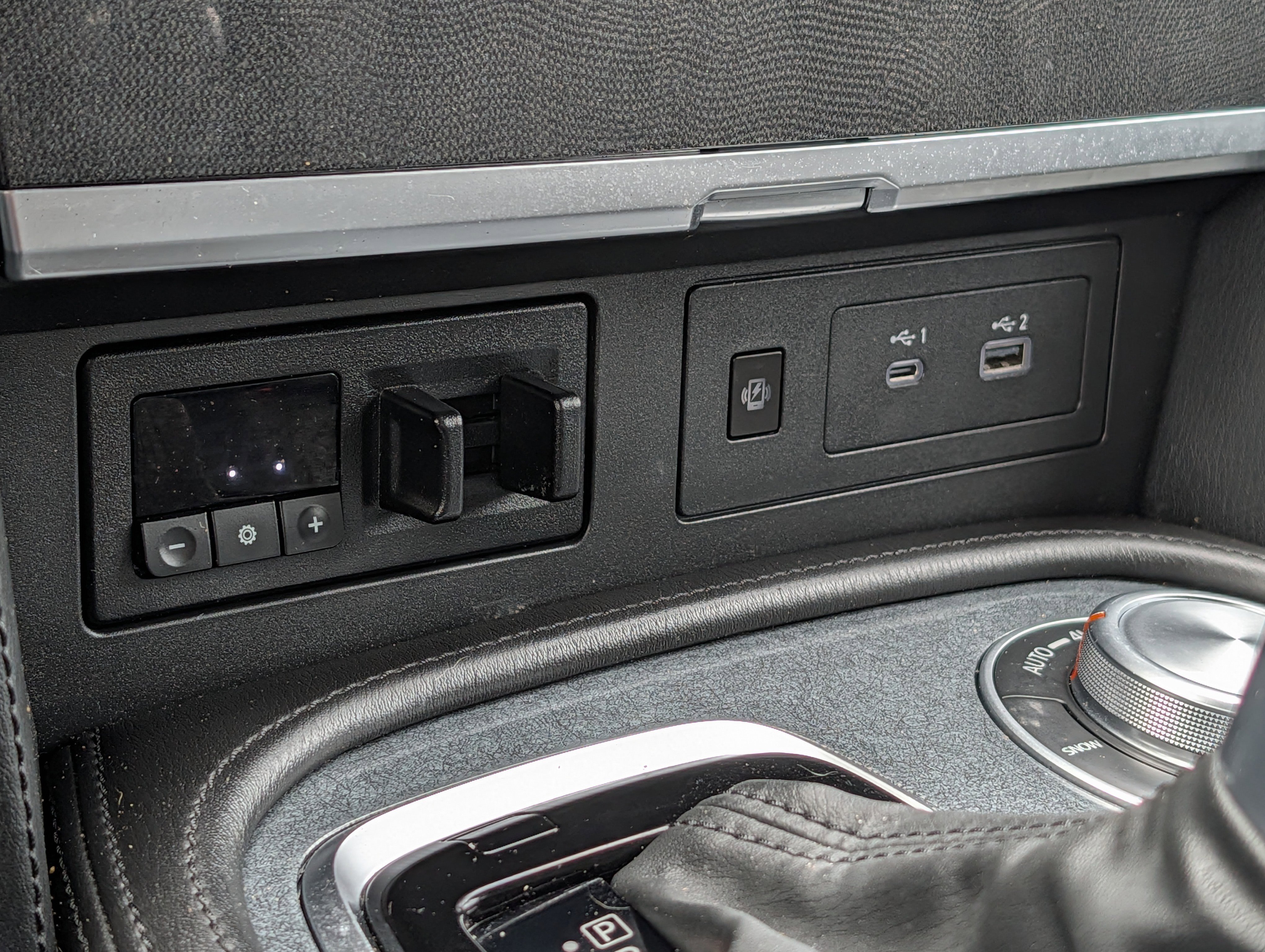 Used 2022 Nissan Armada SV w/ Cargo Package image 31