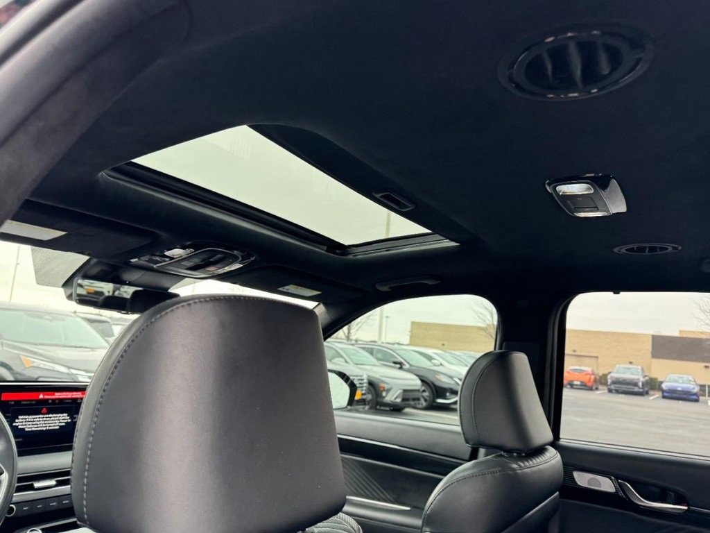 Used 2023 Hyundai Palisade Calligraphy image 11