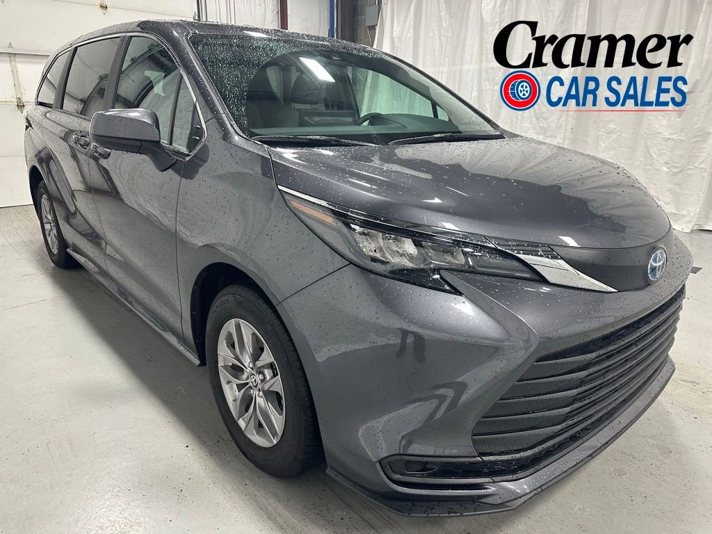 Used 2025 Toyota Sienna LE
