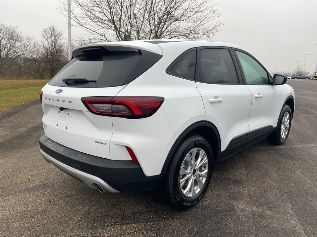 Used 2025 Ford Escape Active AWD/4WD image 3