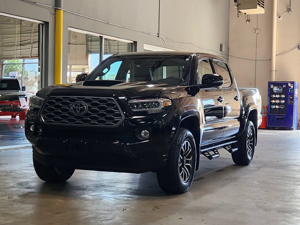 Used 2023 Toyota Tacoma TRD Sport RWD image 3