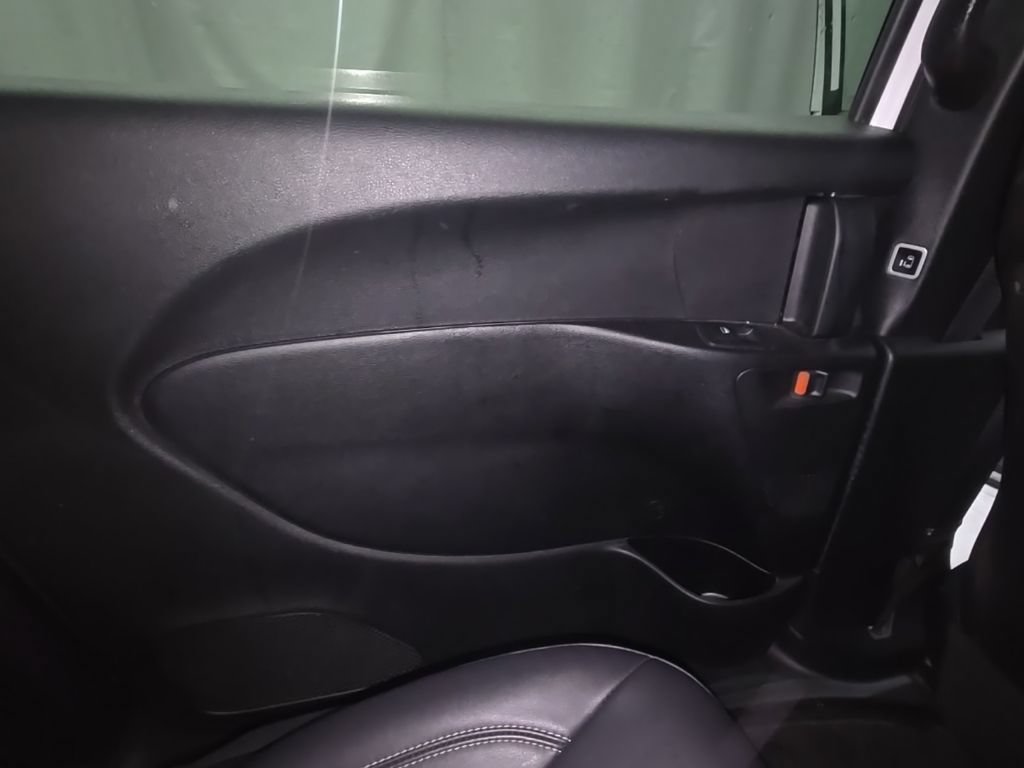 Used 2024 Chrysler Pacifica Limited FWD image 21