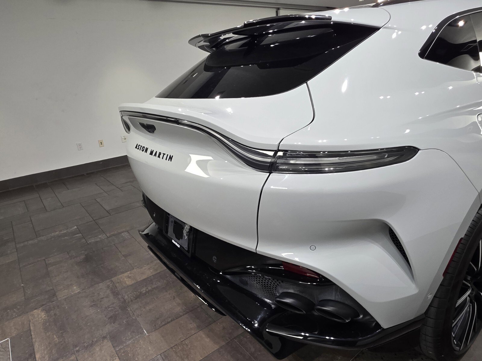 Used 2024 Aston Martin DBX 707 image 8