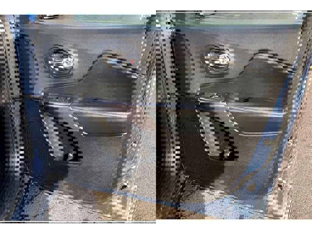 Used 2020 Jeep Cherokee Latitude Plus w/ Cold Weather Group image 25