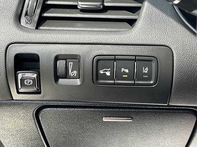 Certified 2017 Chevrolet Impala Premier w/ Enhanced Convenience Package FWD image 17