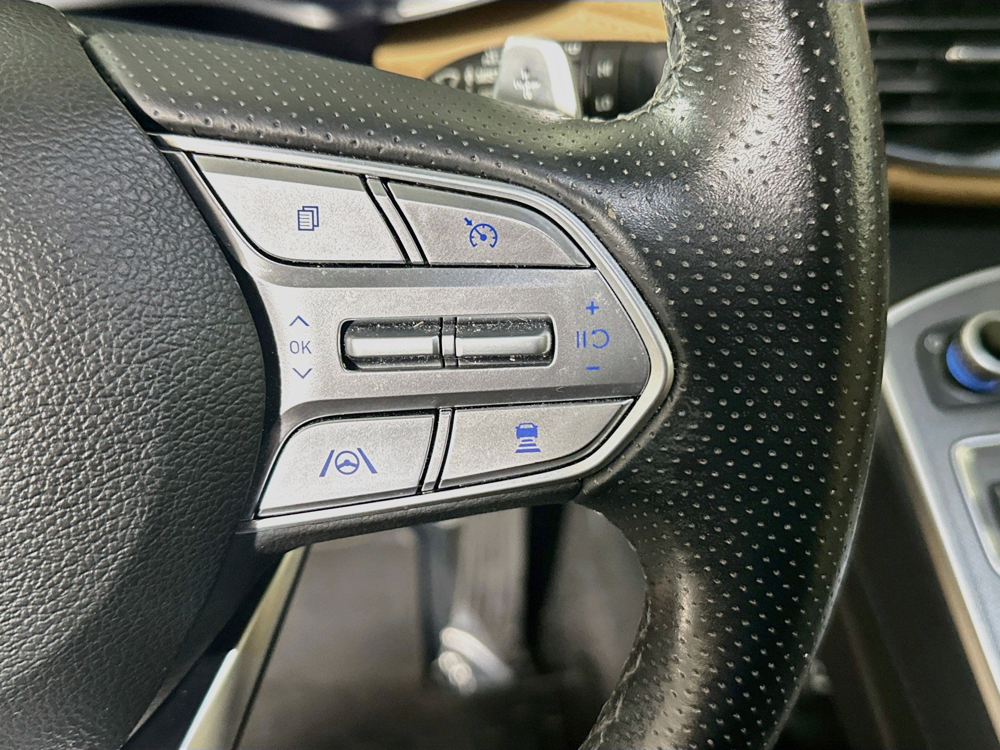 Used 2023 Hyundai Santa Fe Calligraphy AWD/4WD image 17