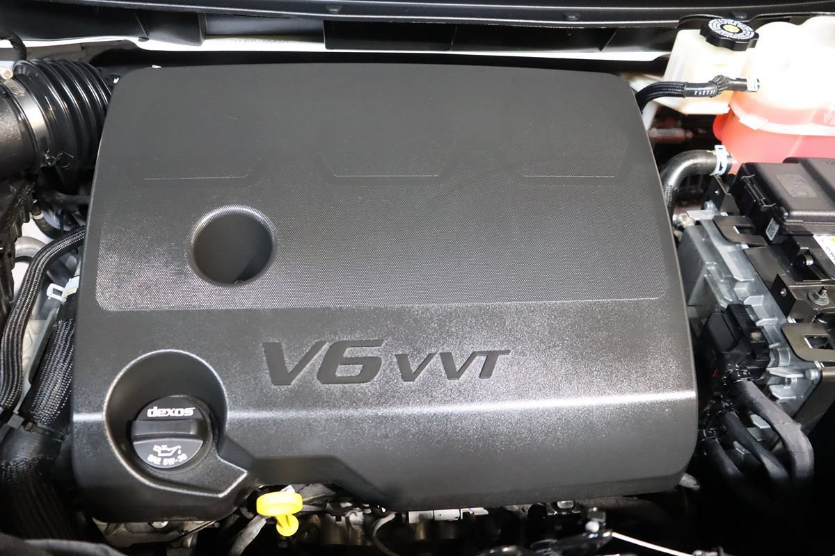 Used 2023 Chevrolet Traverse Premier FWD image 71