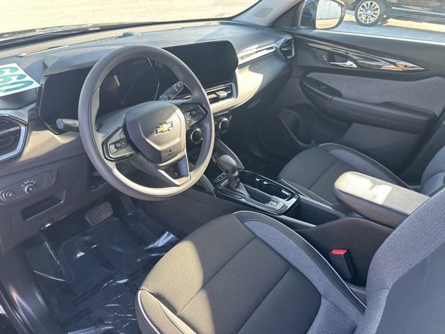 Used 2025 Chevrolet TrailBlazer LT AWD/4WD image 41