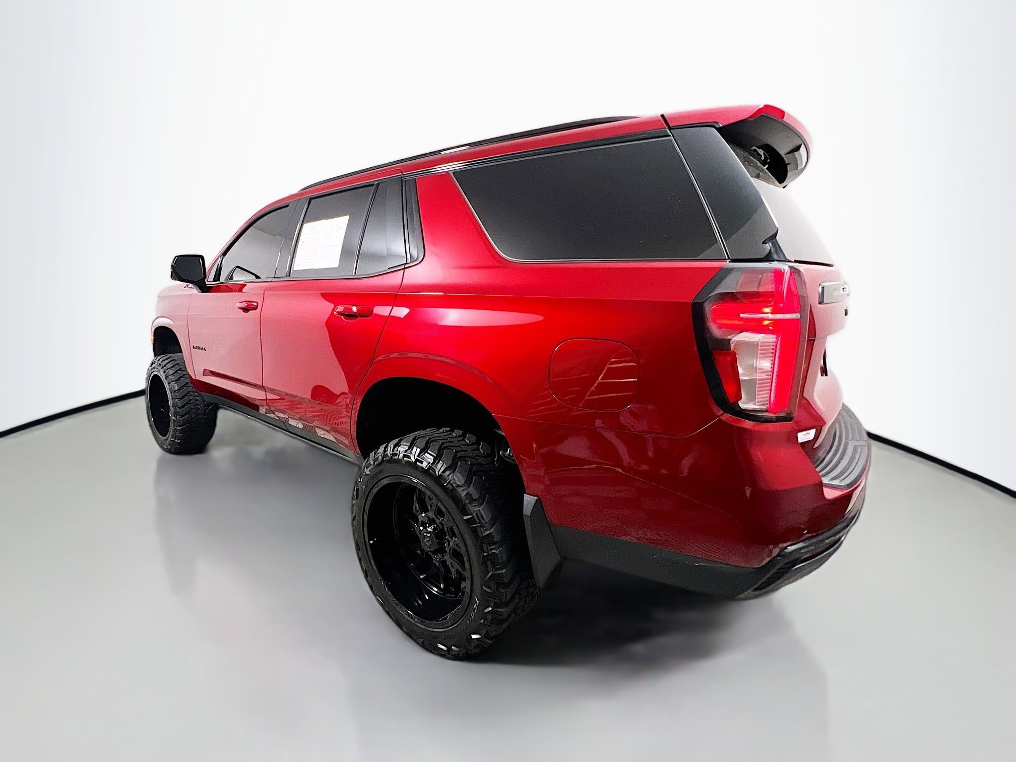 Used 2023 Chevrolet Tahoe Z71 w/ Luxury Package image 8