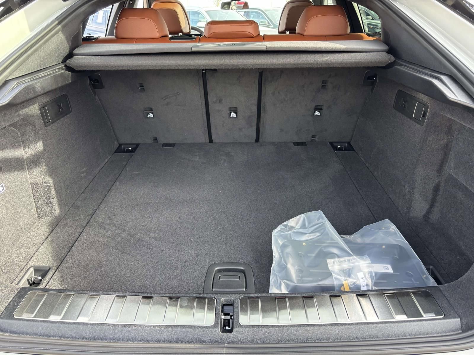 New 2026 BMW X6 M60i image 9