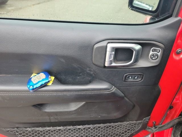 Used 2018 Jeep Wrangler Unlimited Sahara image 14