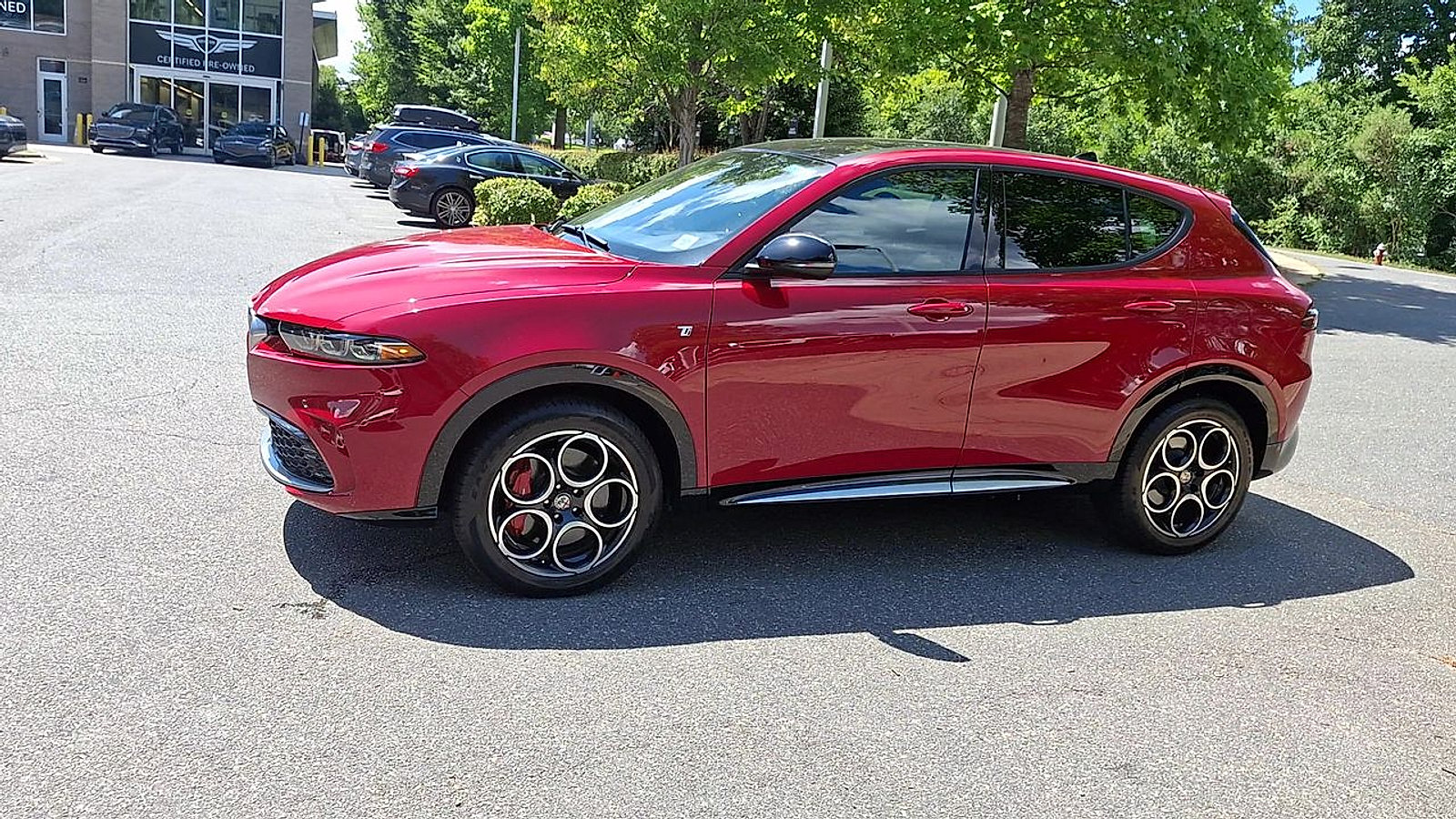 Used 2024 Alfa Romeo Tonale Ti w/ Premium Interior Package AWD/4WD image 4