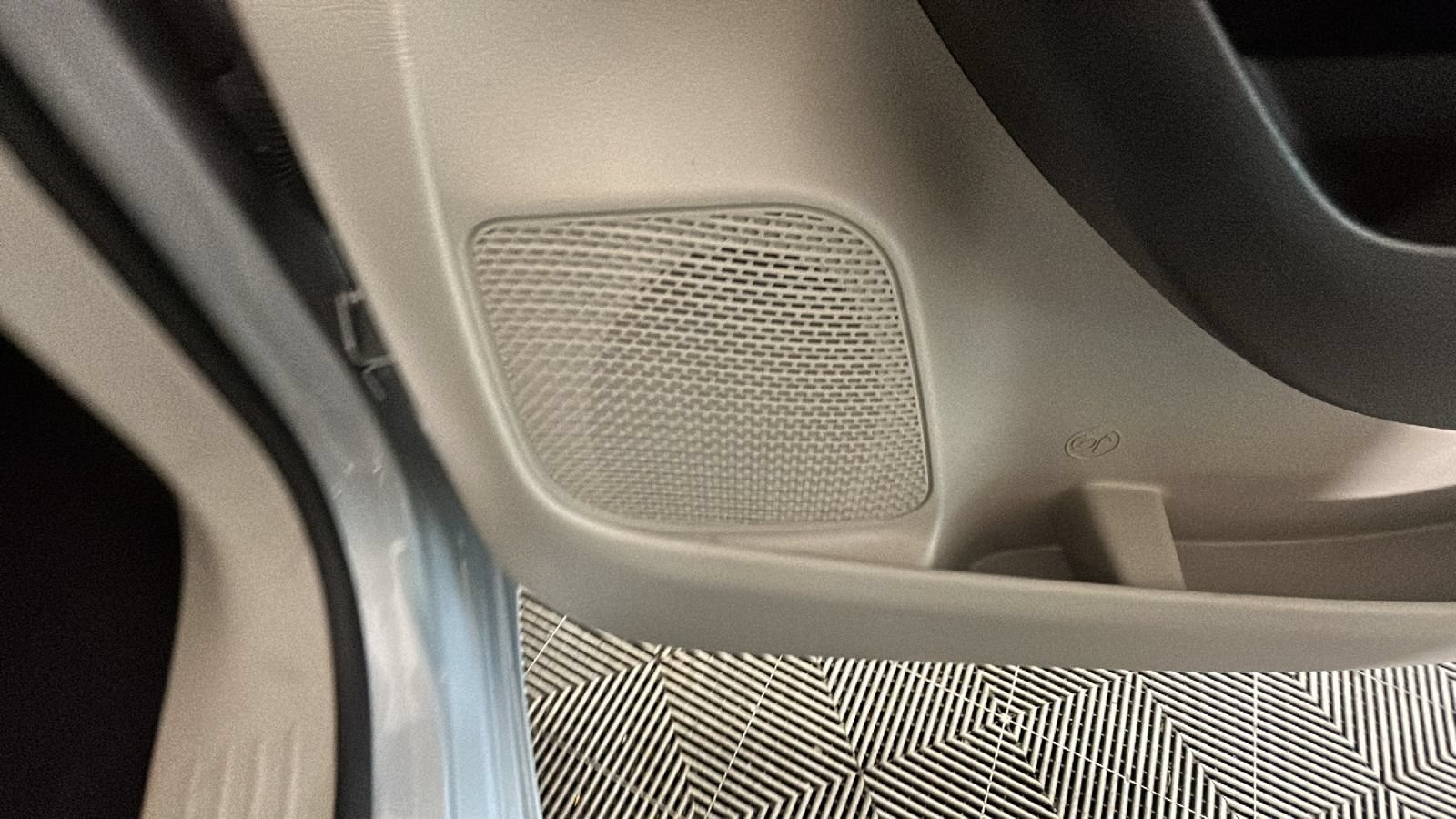 Used 2024 Chrysler Pacifica Touring-L FWD image 35
