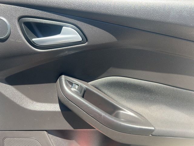 Used 2014 Ford Focus Titanium image 28