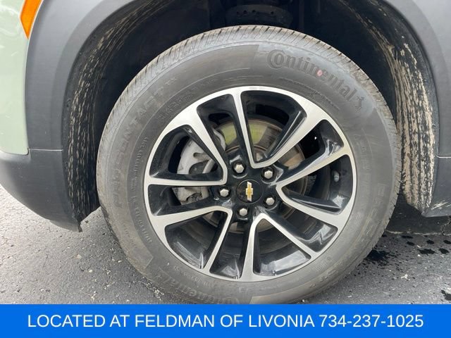 Used 2025 Chevrolet TrailBlazer LT w/ Convenience Package FWD image 5
