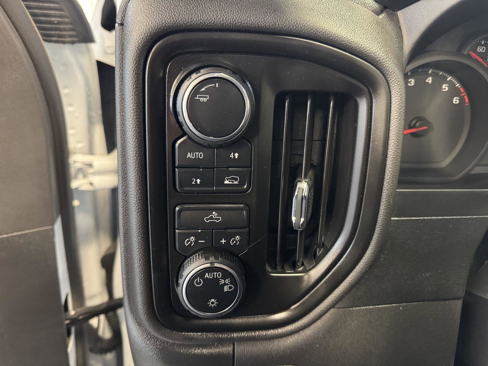 Used 2025 Chevrolet Silverado 1500 W/T w/ Trailering Package image 12