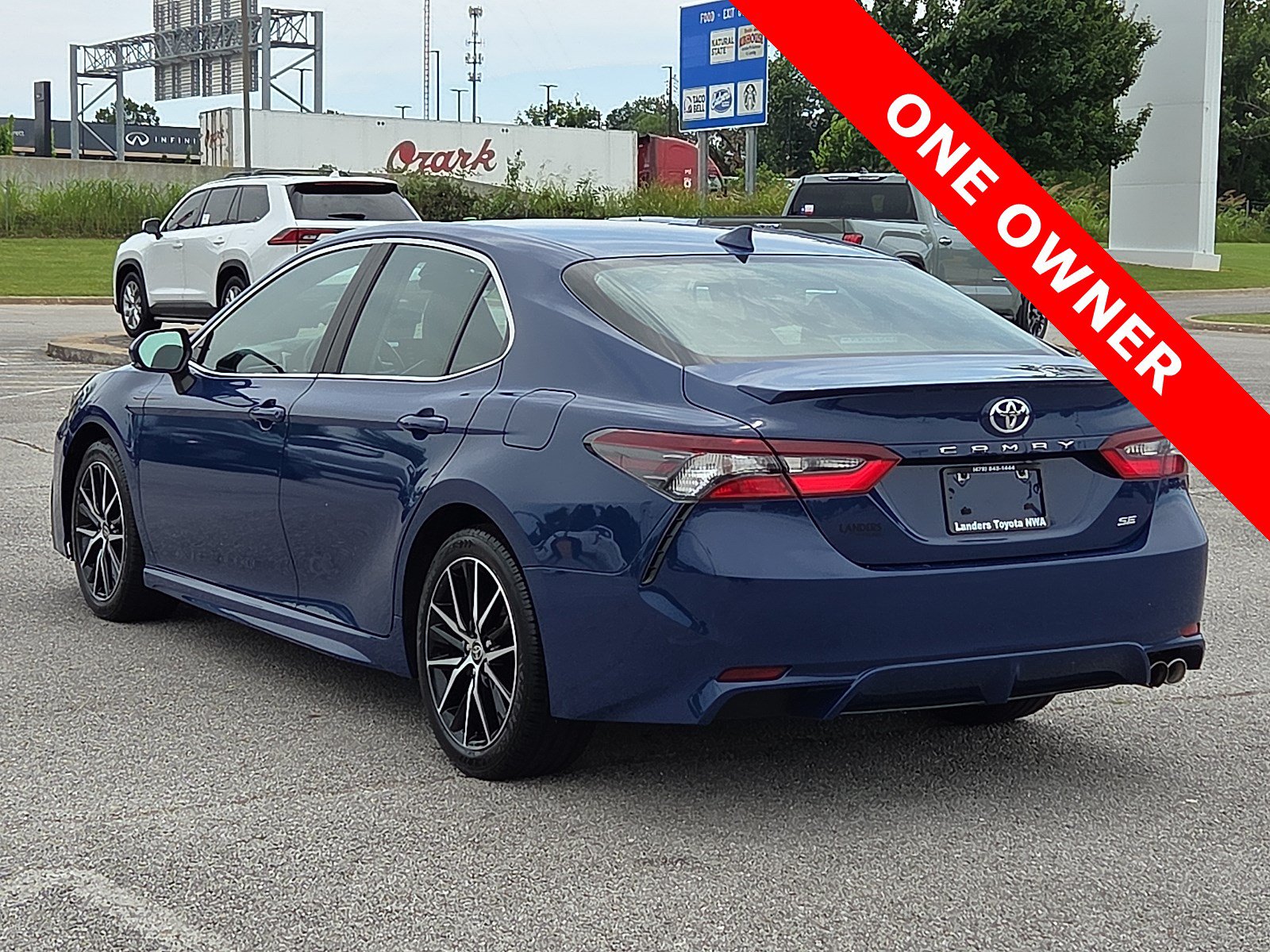 Used 2024 Toyota Camry SE FWD image 4