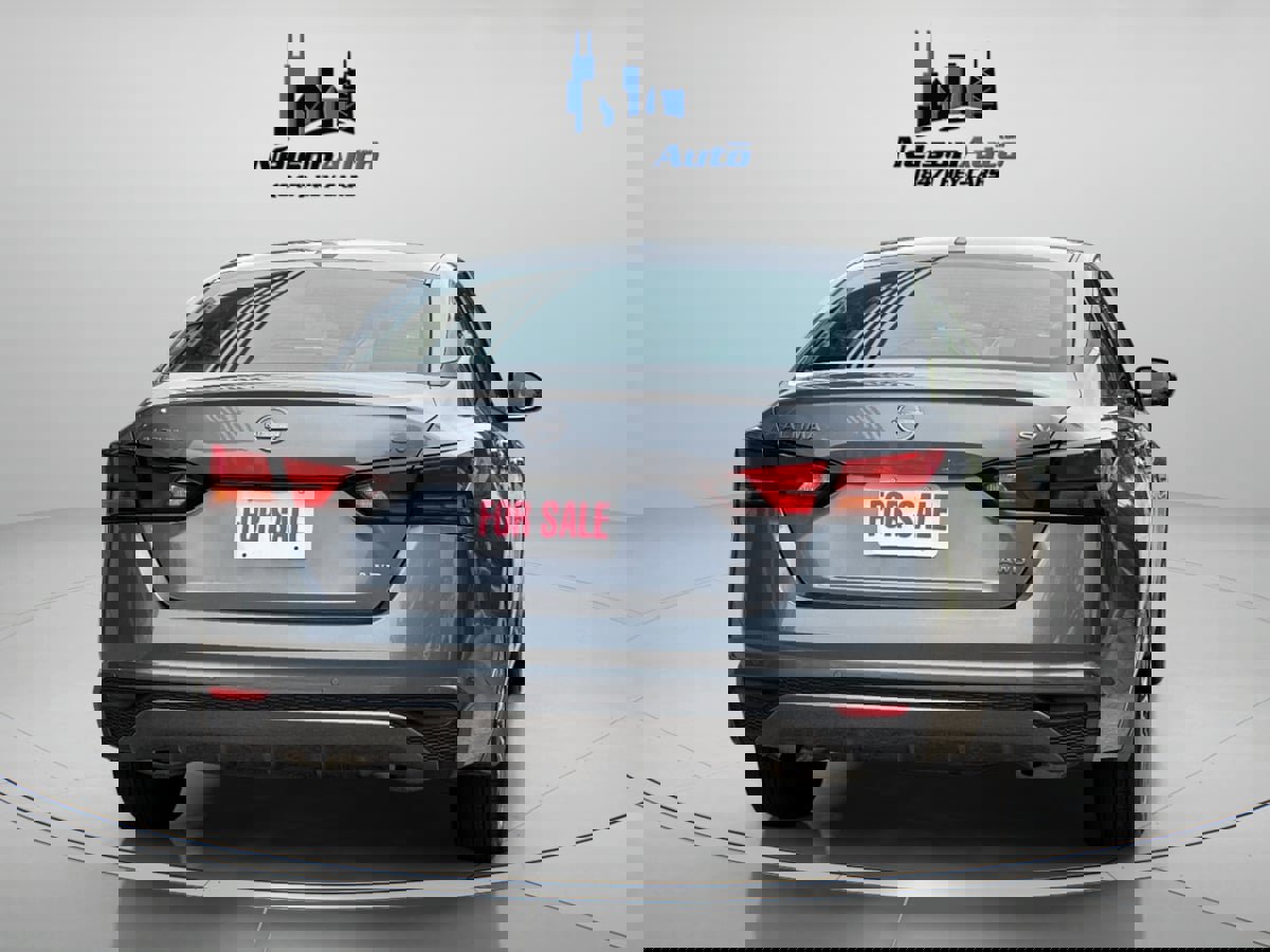 Used 2024 Nissan Altima 2.5 SV image 5