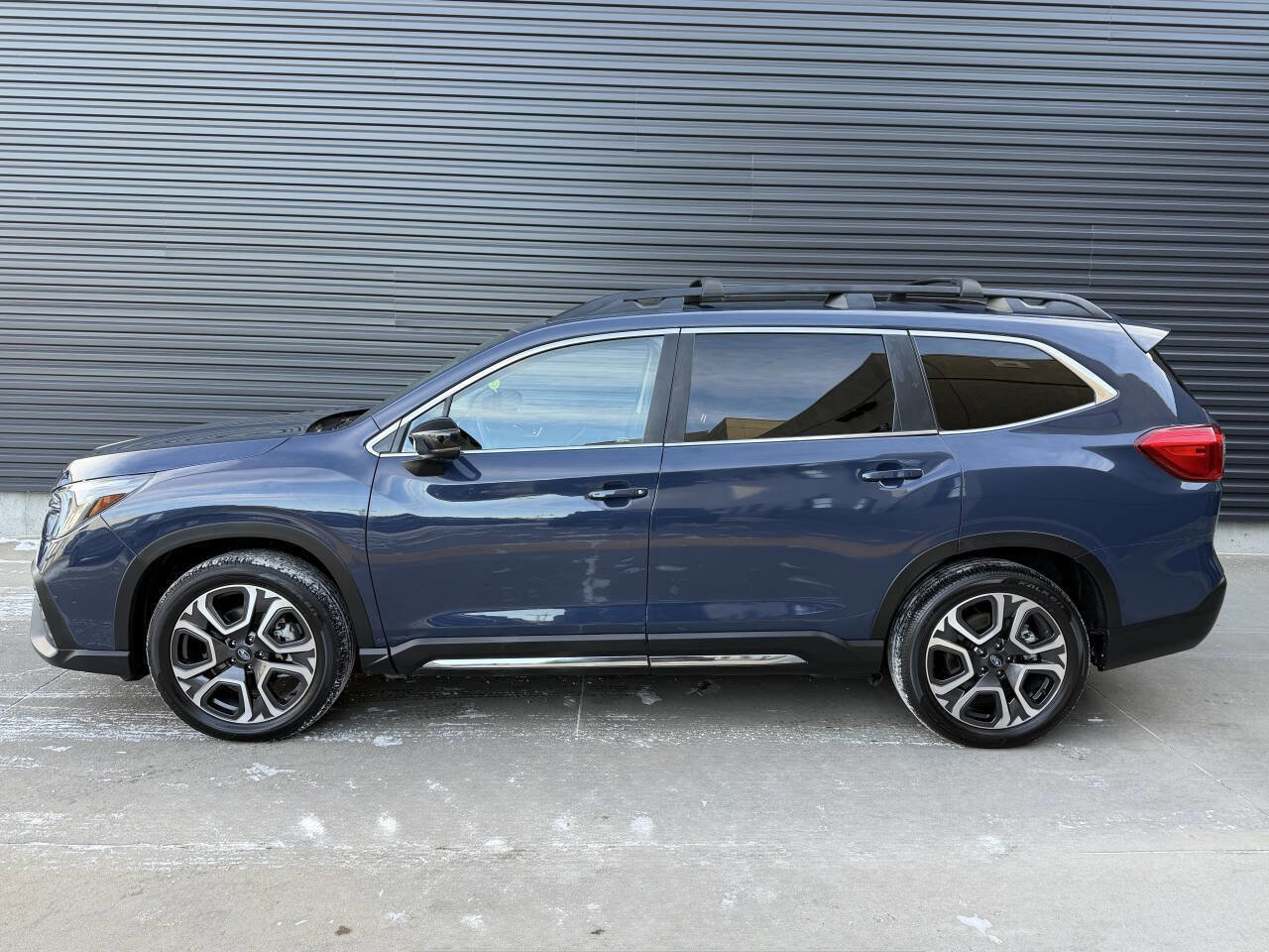 Used 2024 Subaru Ascent Limited w/ Technology Package image 9