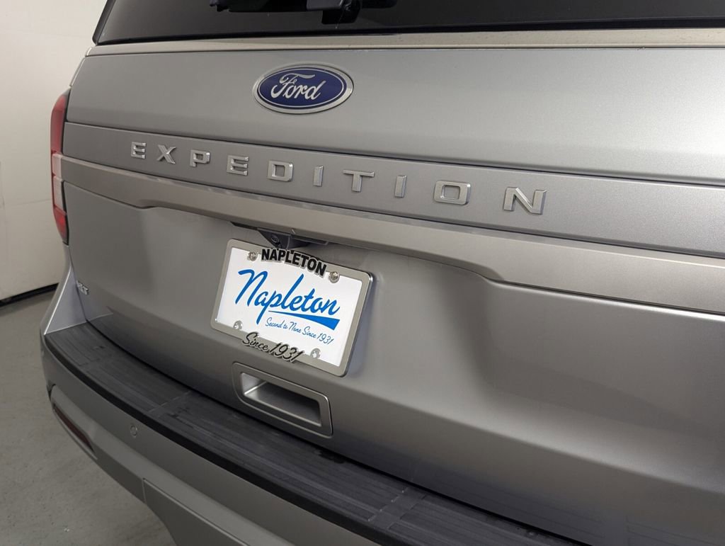 Used 2024 Ford Expedition XLT image 8