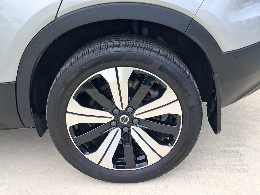 Used 2023 Volvo C40 P8 Recharge Plus AWD/4WD image 4
