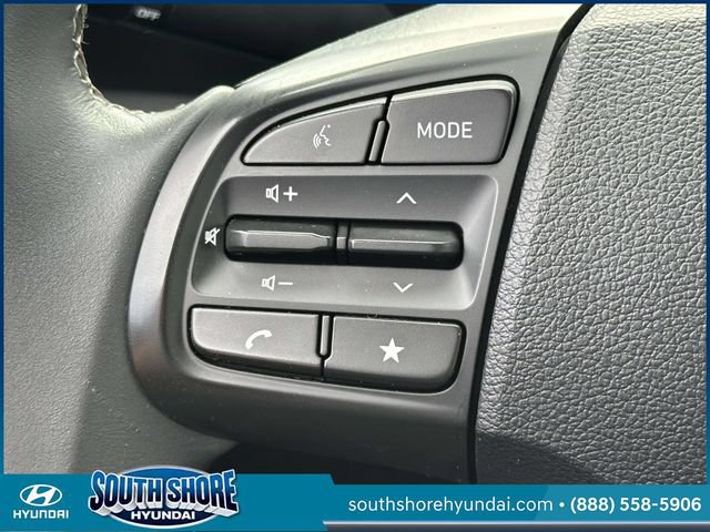 Certified 2025 Hyundai Venue SEL FWD image 22