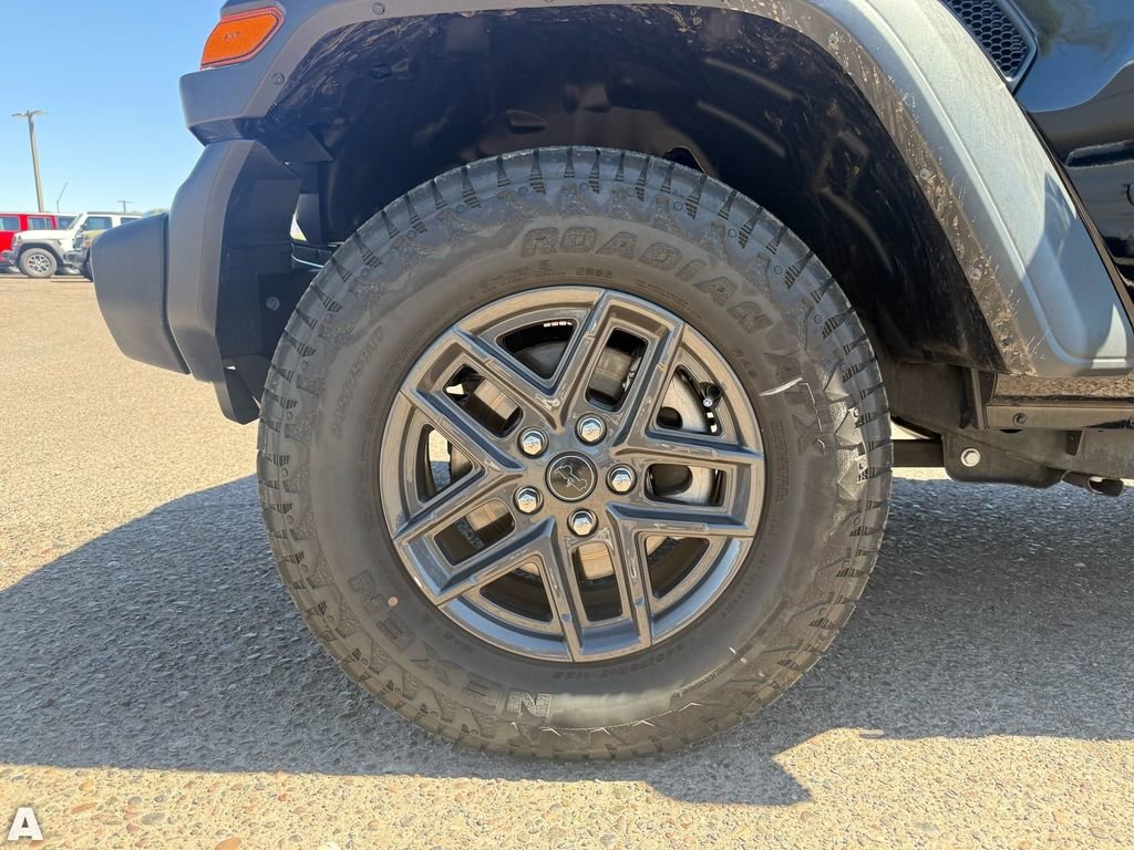 Used 2025 Jeep Wrangler Sport S image 10