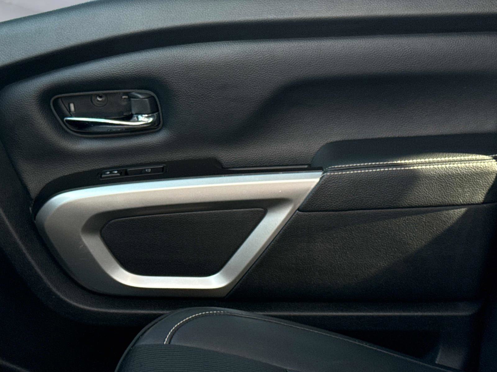 Used 2019 Nissan Titan PRO-4X image 20