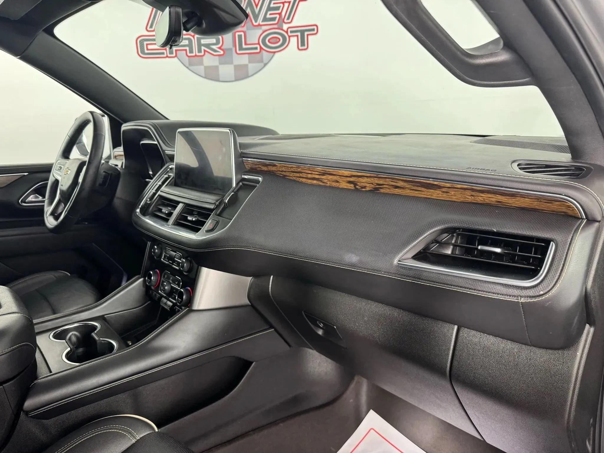 Used 2024 Chevrolet Suburban Premier AWD/4WD image 12