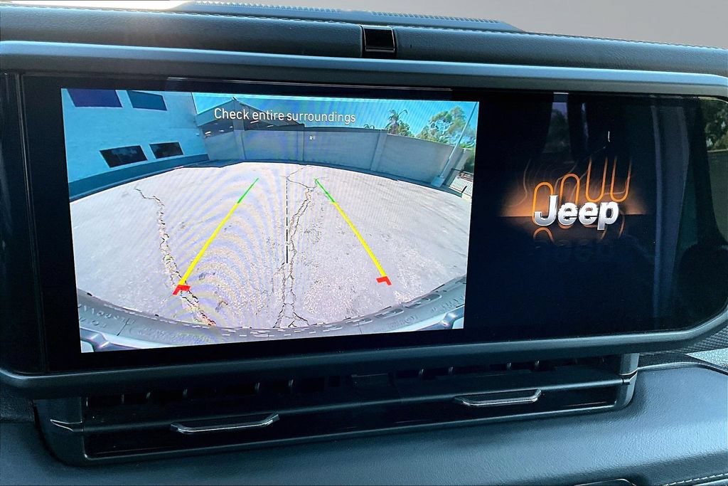 Certified 2025 Jeep Wrangler Unlimited Rubicon w/ Convenience Group AWD/4WD image 25