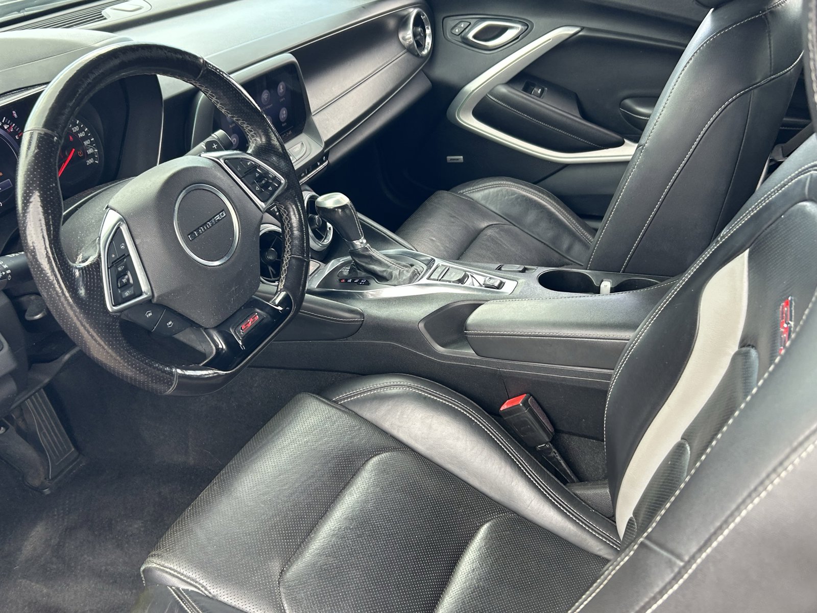 Used 2020 Chevrolet Camaro SS image 9