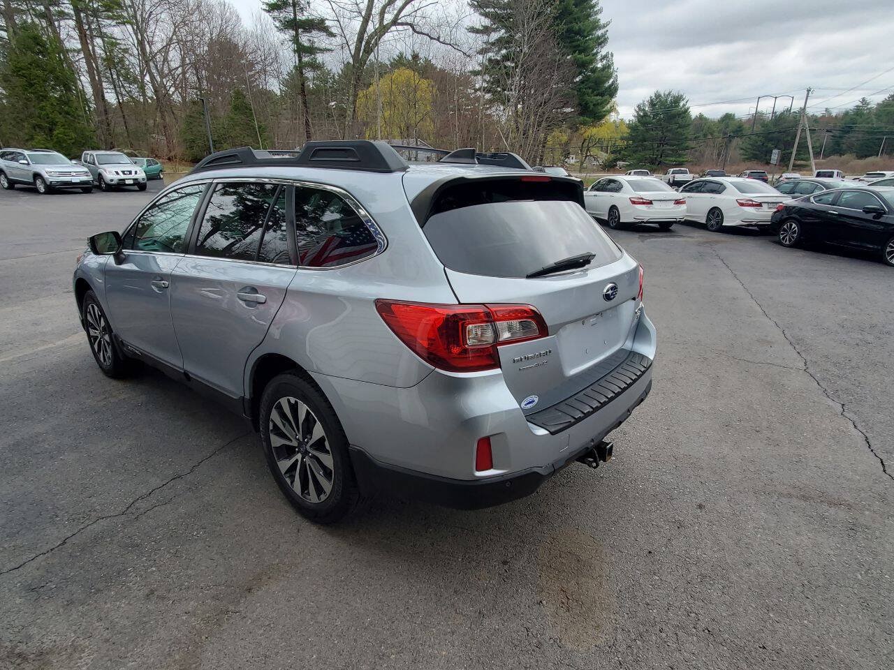 Used 2017 Subaru Outback 3.6R Limited AWD/4WD image 5