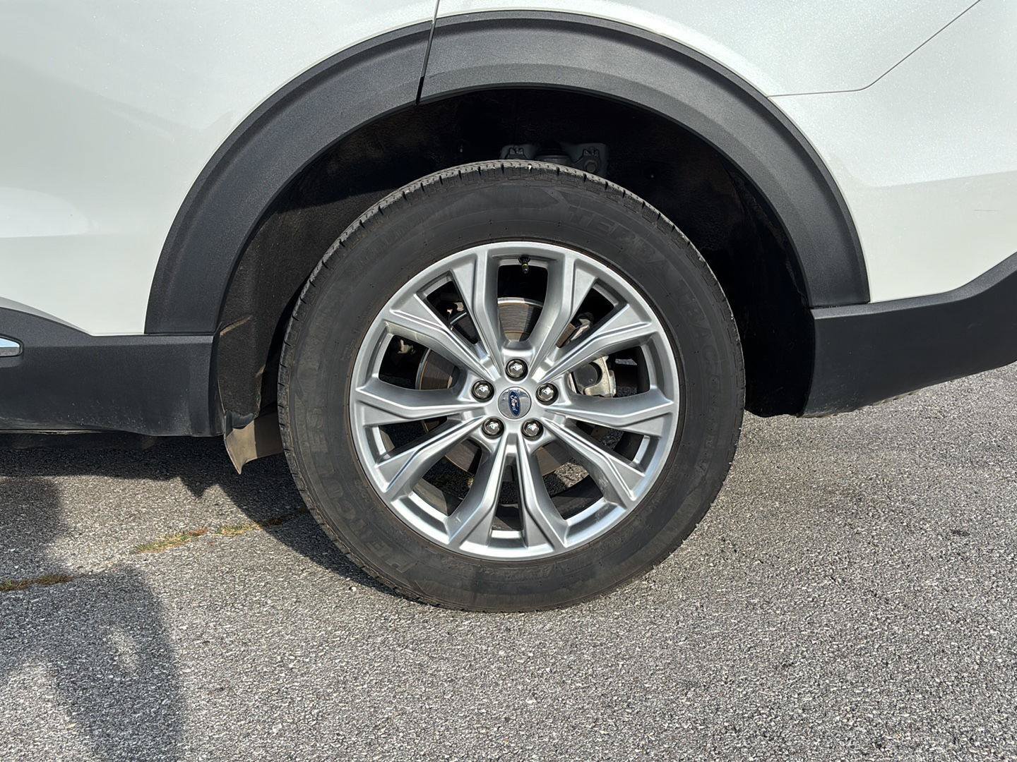 Used 2021 Ford Explorer XLT w/ Equipment Group 202A AWD/4WD image 11