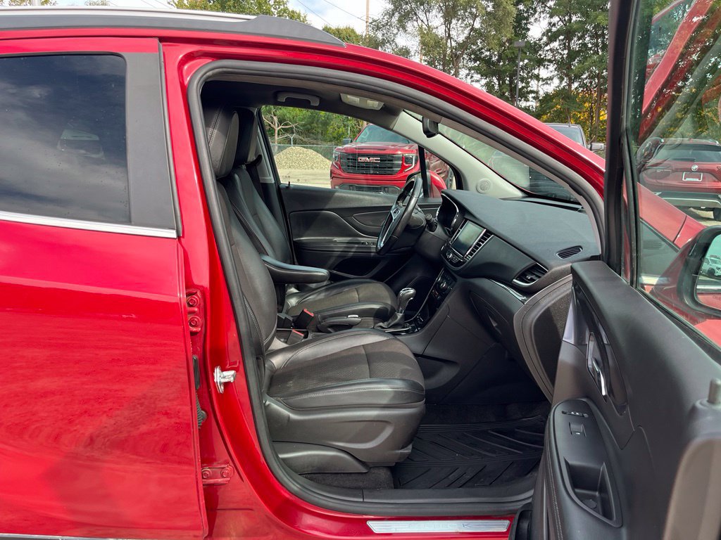 Used 2020 Buick Encore Preferred w/ Safety Package FWD image 32