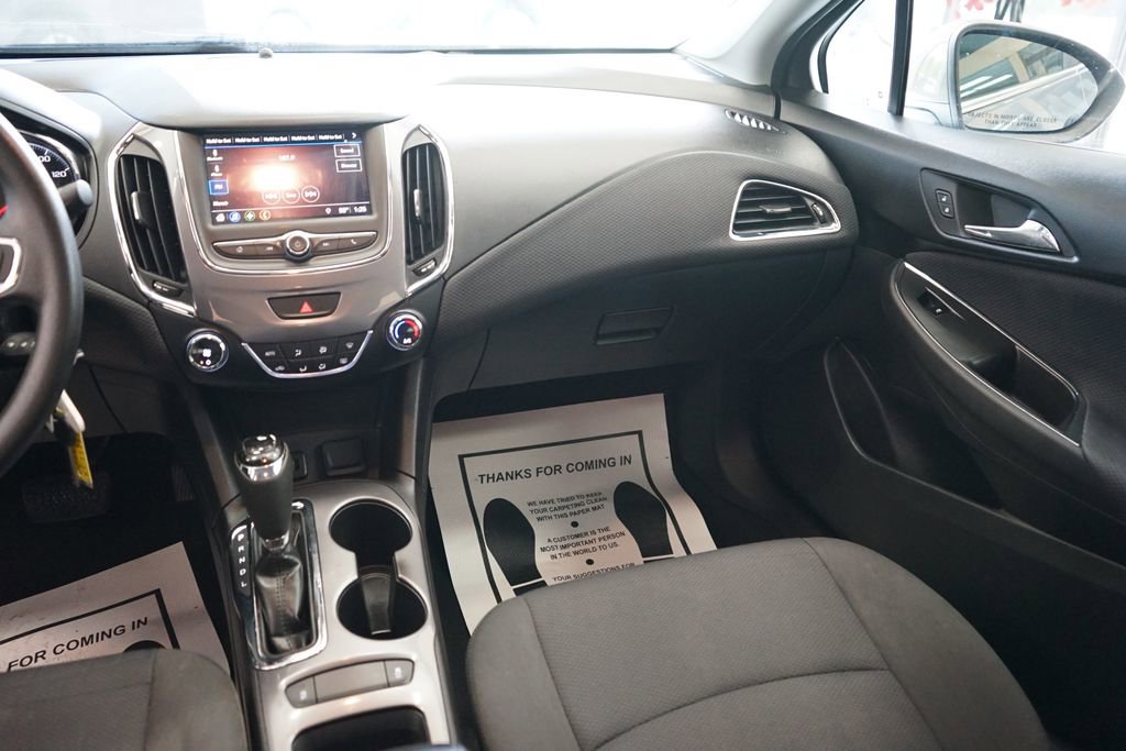 Used 2019 Chevrolet Cruze LT FWD image 10