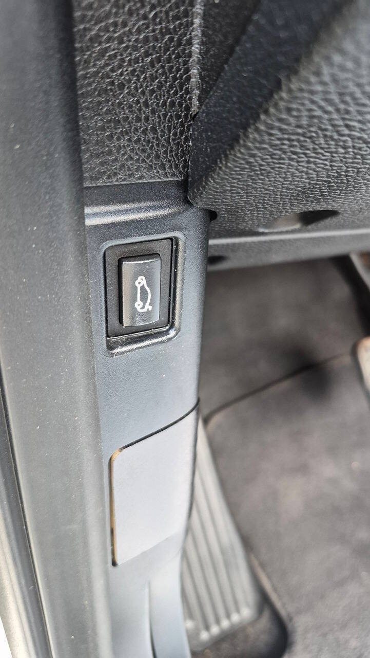 Used 2008 BMW 128i Convertible RWD image 44