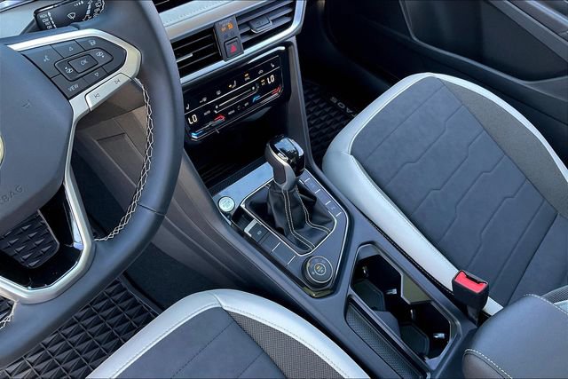 New 2025 Volkswagen Taos SE image 9