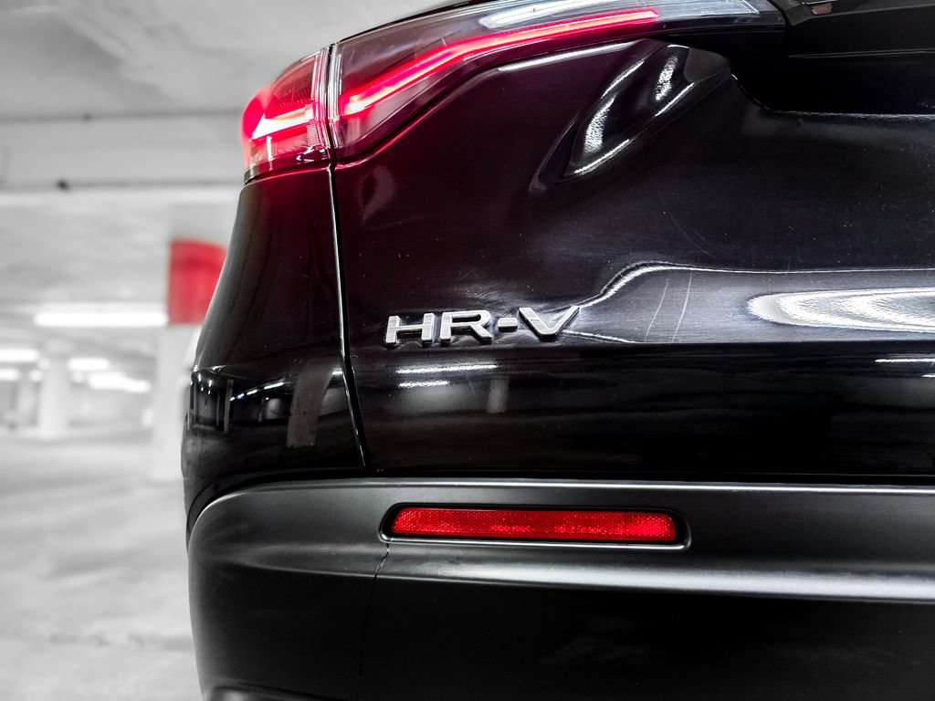 Used 2023 Honda HR-V LX image 9