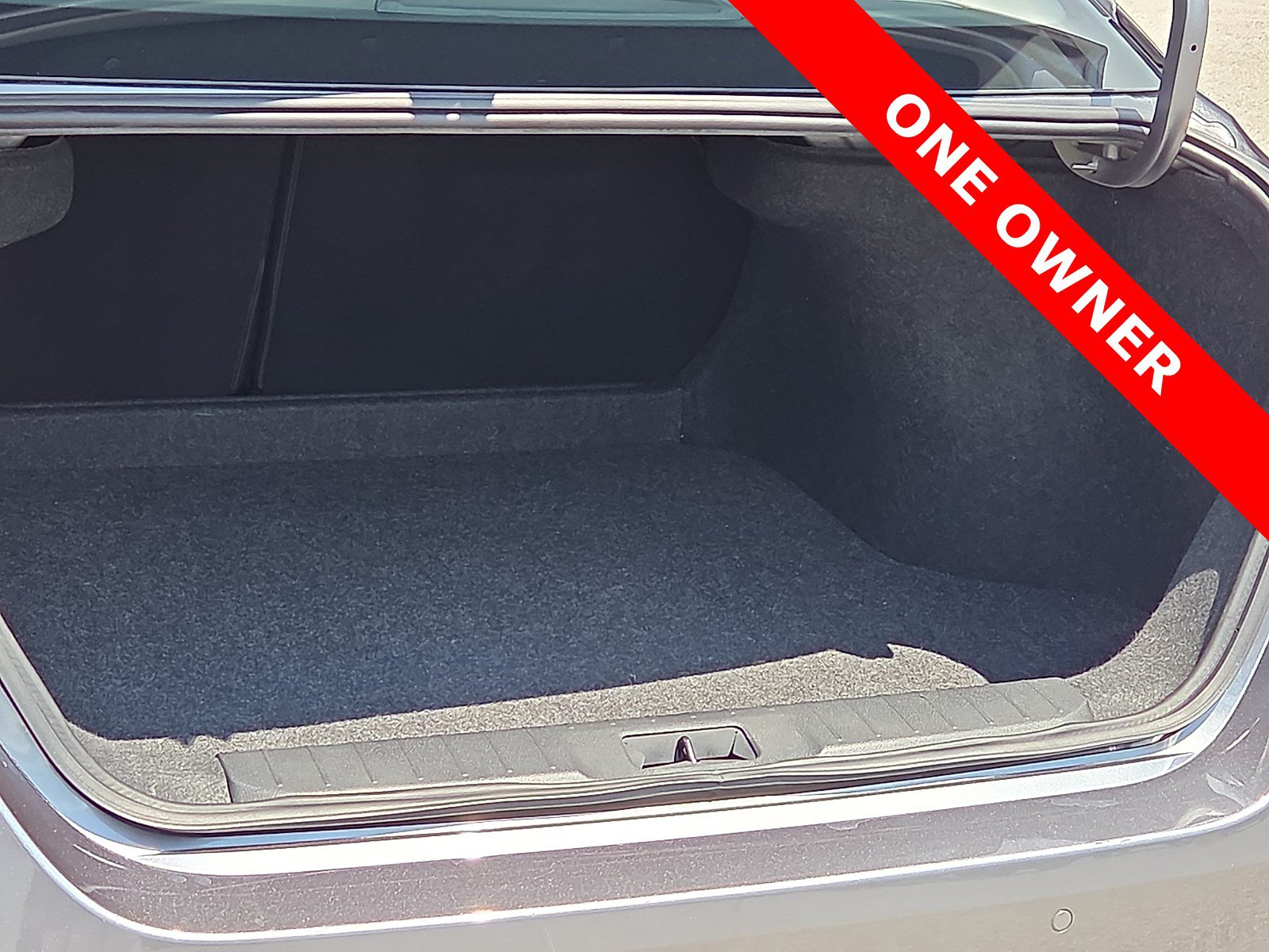 Used 2025 Nissan Sentra SV FWD image 9