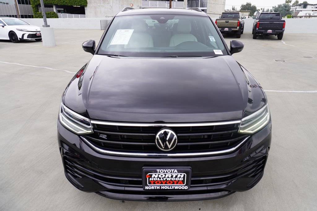 Used 2023 Volkswagen Tiguan SE R-Line image 3