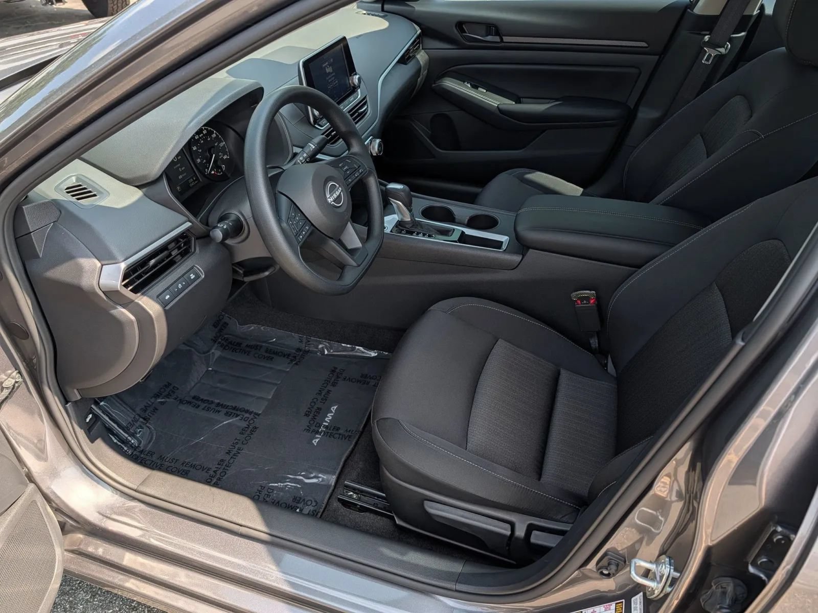Used 2025 Nissan Altima 2.5 S FWD image 9