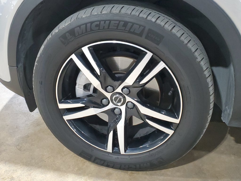 Used 2025 Volvo XC40 B5 Core AWD/4WD image 42