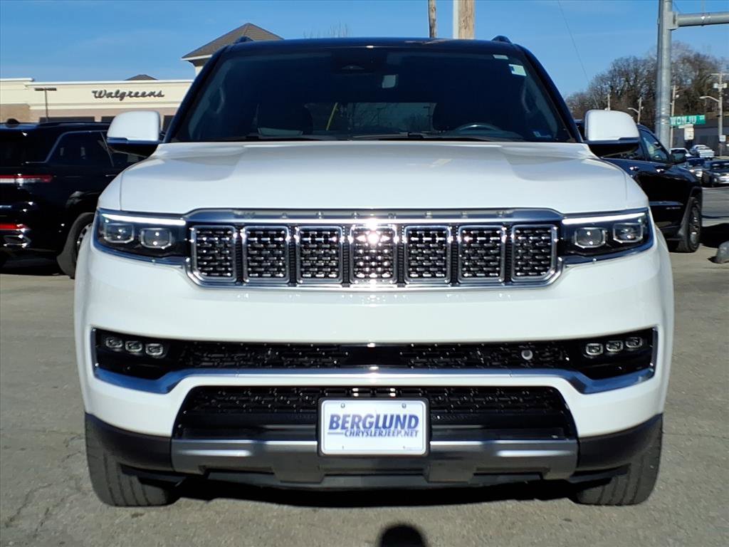 Used 2022 Jeep Grand Wagoneer Series II w/ Convenience Group III image 9