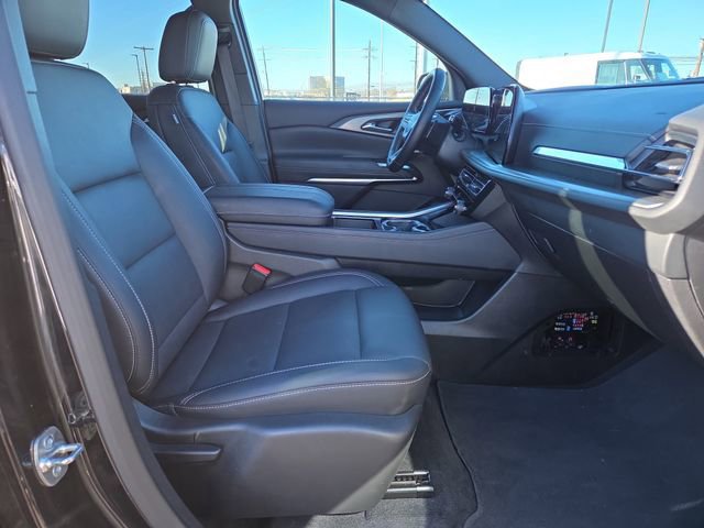 Used 2025 Chevrolet Traverse LT image 19