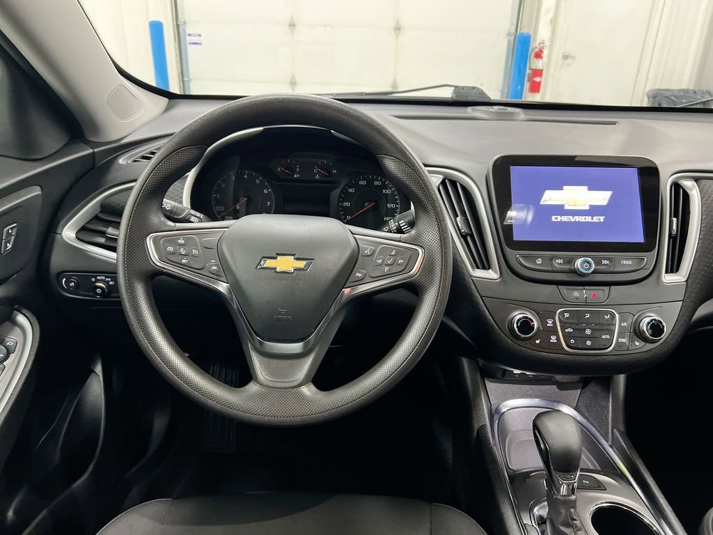 Used 2025 Chevrolet Malibu LT image 11