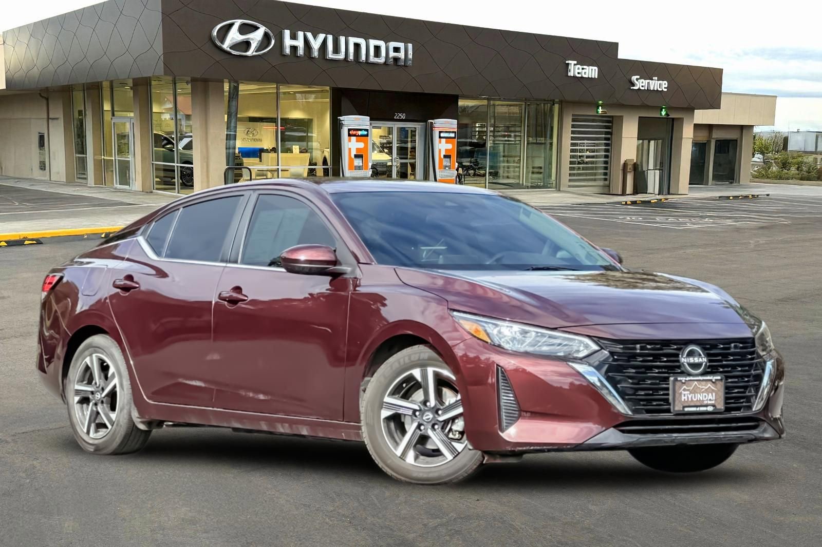Used 2024 Nissan Sentra SV image 2