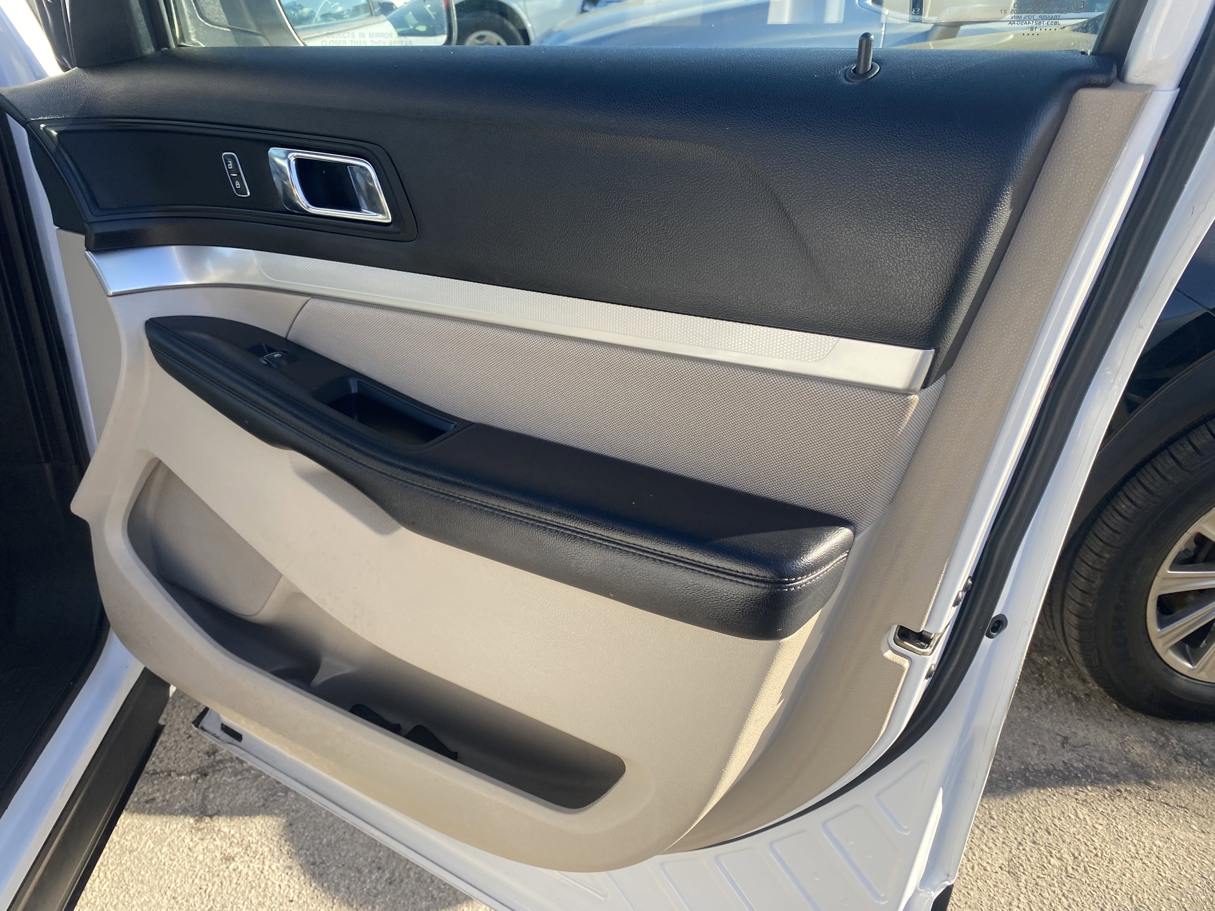 Used 2018 Ford Explorer FWD image 21