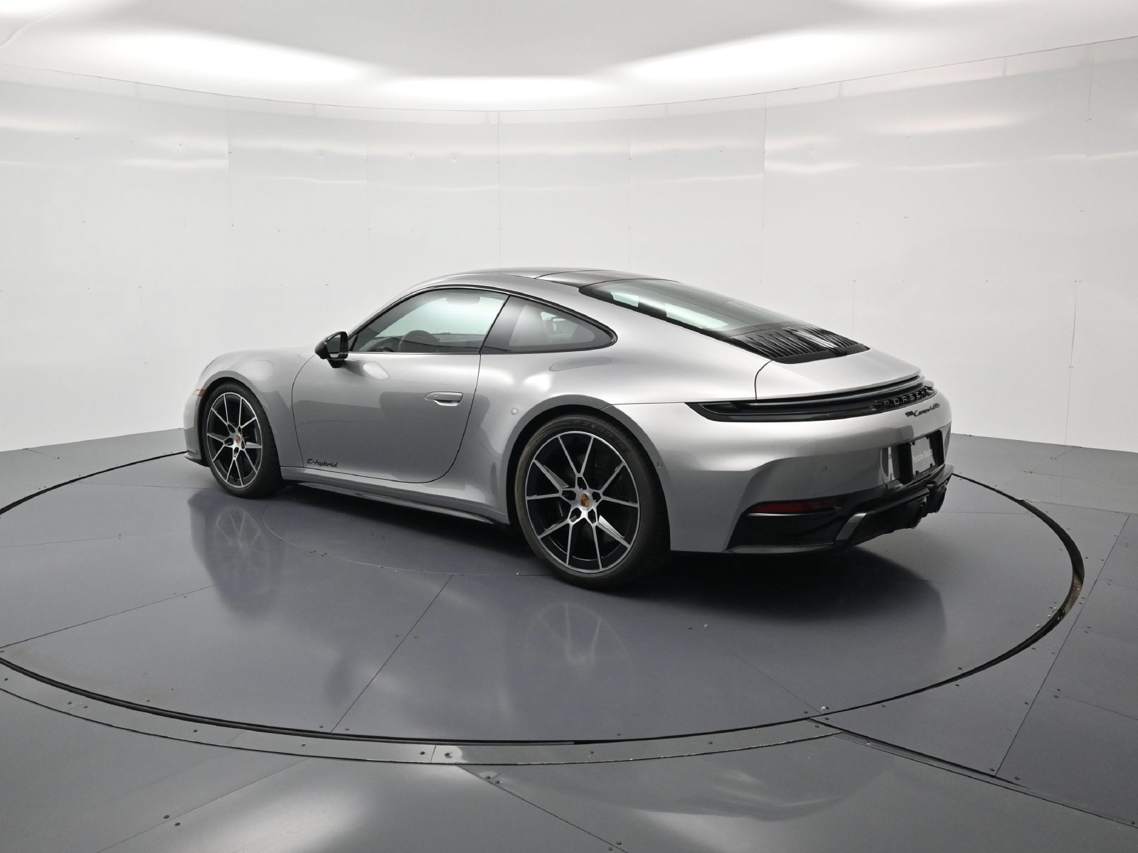 New 2027 Porsche 911 Carrera 4 GTS AWD/4WD image 3